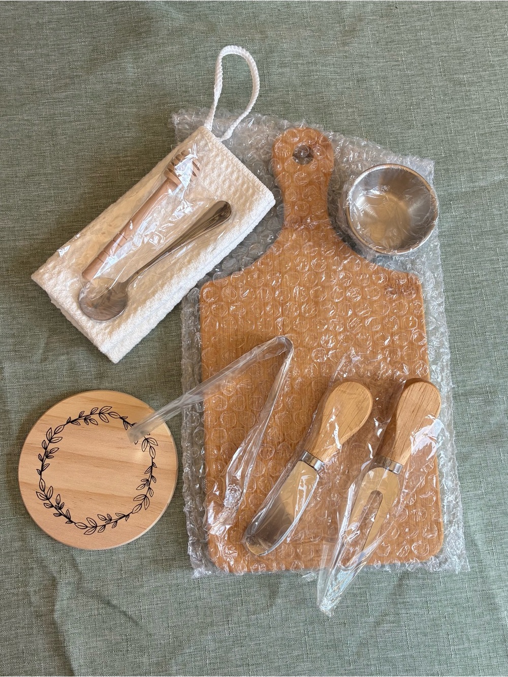 Wooden Cheese Board & Serving Set - Natural Wood